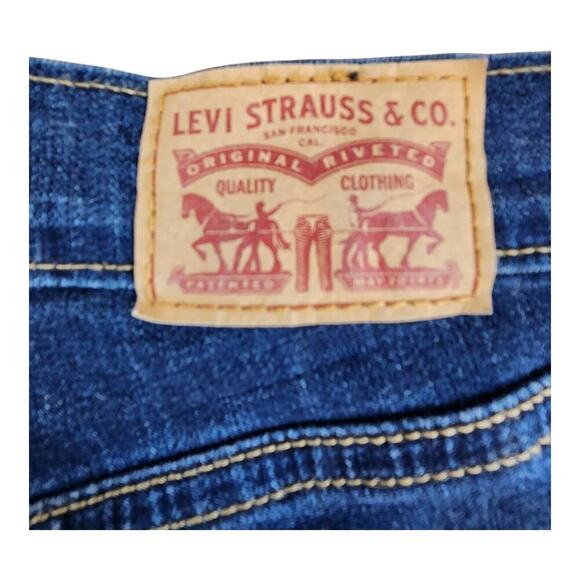 Levi Strauss & Co. womens sz 29 mid length shorts blue jean med wash - Picture 3 of 13